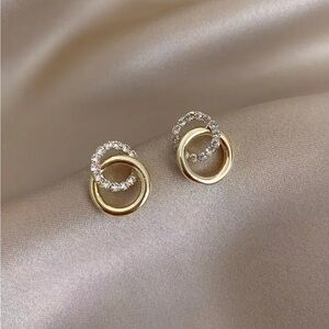 Elegant Gold and Silver Interlocking Circle Earrings